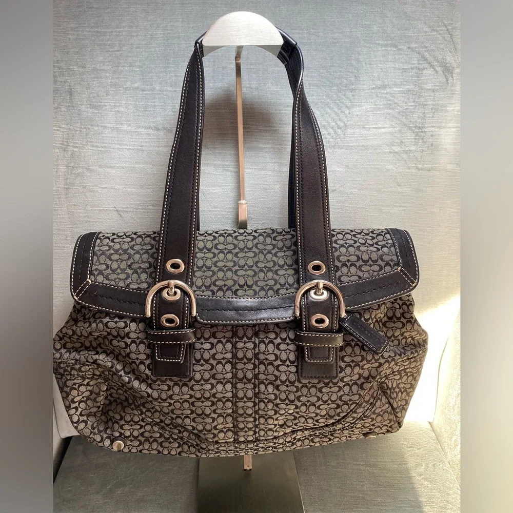 Coach vintage Soho black mini signature C large flap satchel purse 15“ x 9“ x 4“